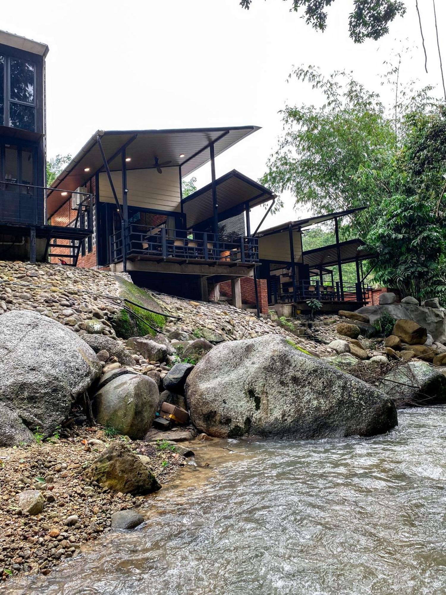 Casa Damai Janda Baik - Riverview Tiny House Bentong Buitenkant foto
