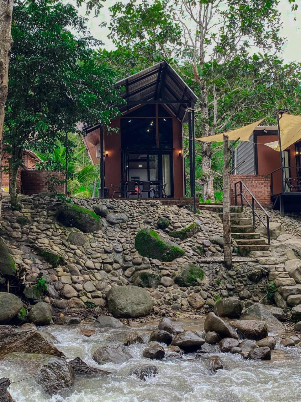 Casa Damai Janda Baik - Riverview Tiny House Bentong Buitenkant foto